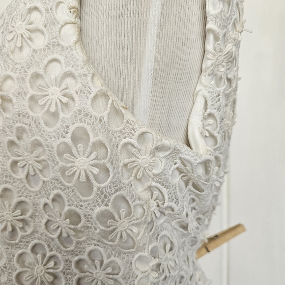 Black by Saks Fifth Avenue Eggshell Lace Sleeveless Midi Dress - Picture 10 of 13